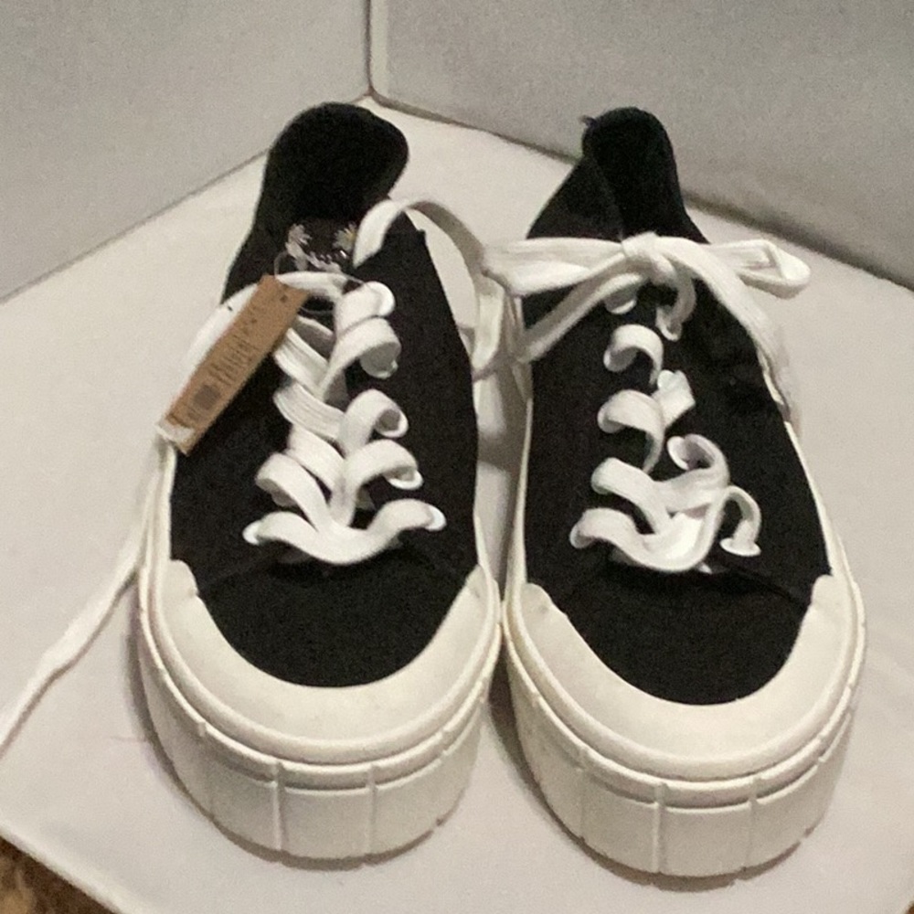 Mad Love Women's Shoes Size 11